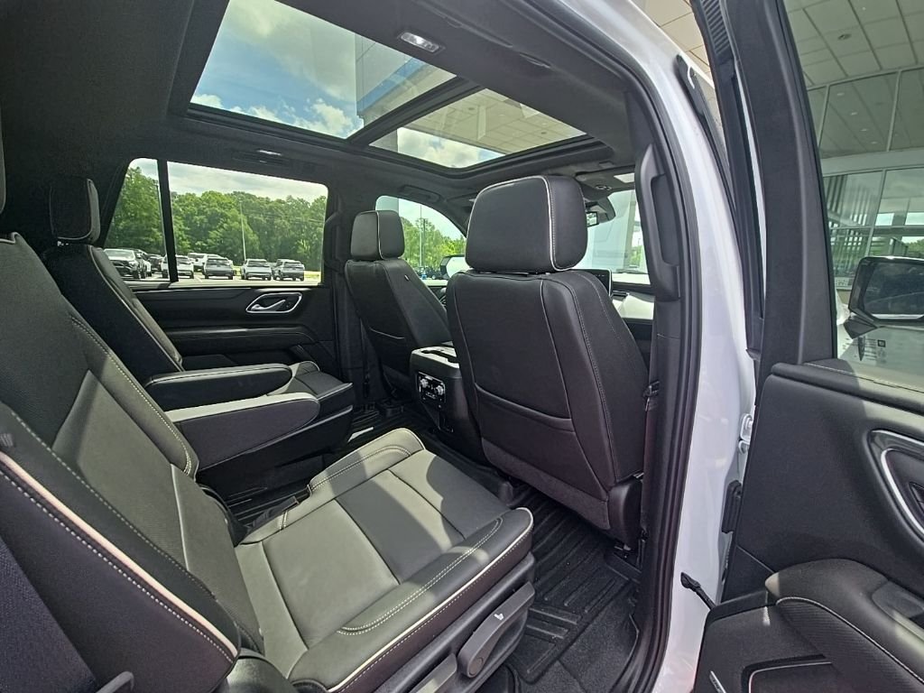 Used 2024 White GMC SLT image 10