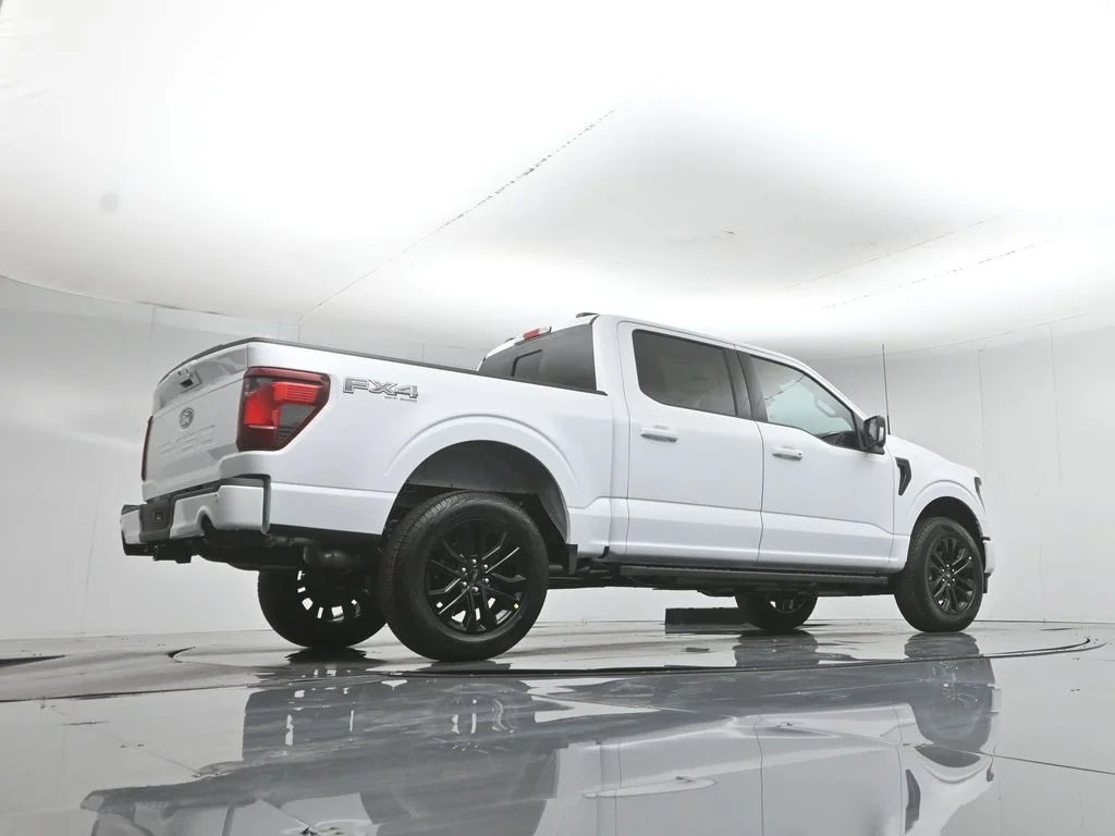 New 2026 Oxford White Ford XLT image 49