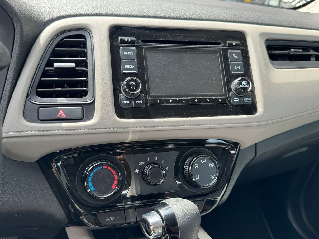 Used 2019 Silver Honda LX image 24