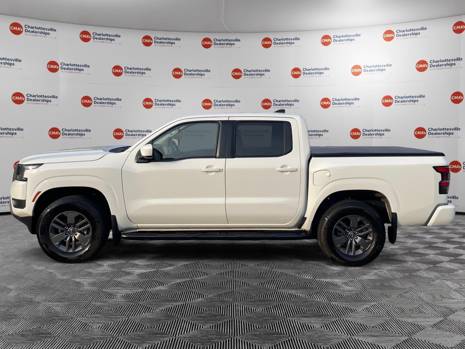 Used 2025 Glacier White Nissan SV image 2