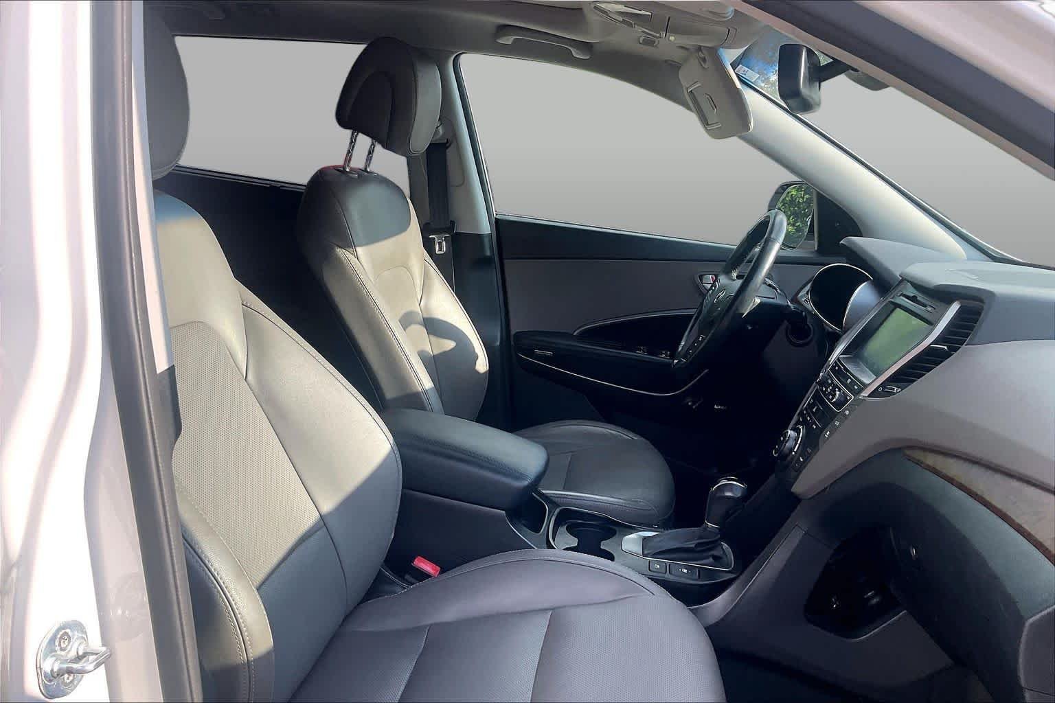 Pre-Owned 2017 Hyundai Santa Fe Limited Ultimate