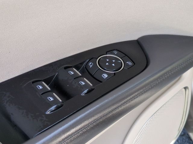 Used 2019 Brown Lincoln Select image 13