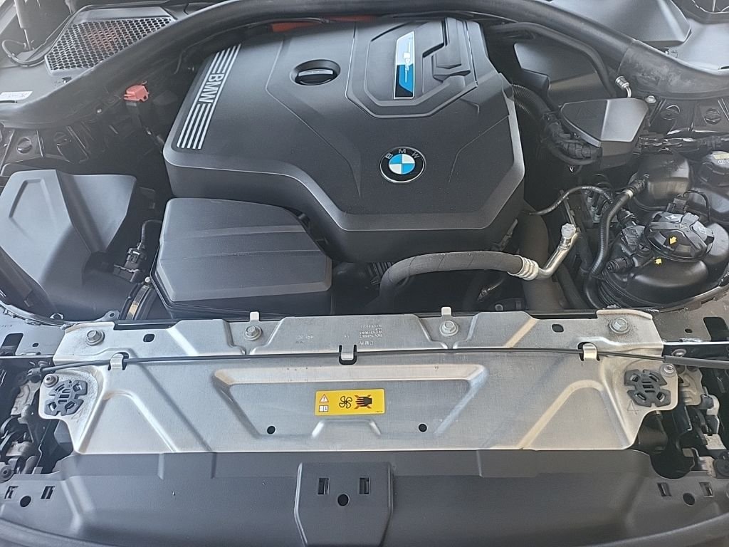 Used 2021 Black Sapphire Metallic BMW 330e iPerformance image 13