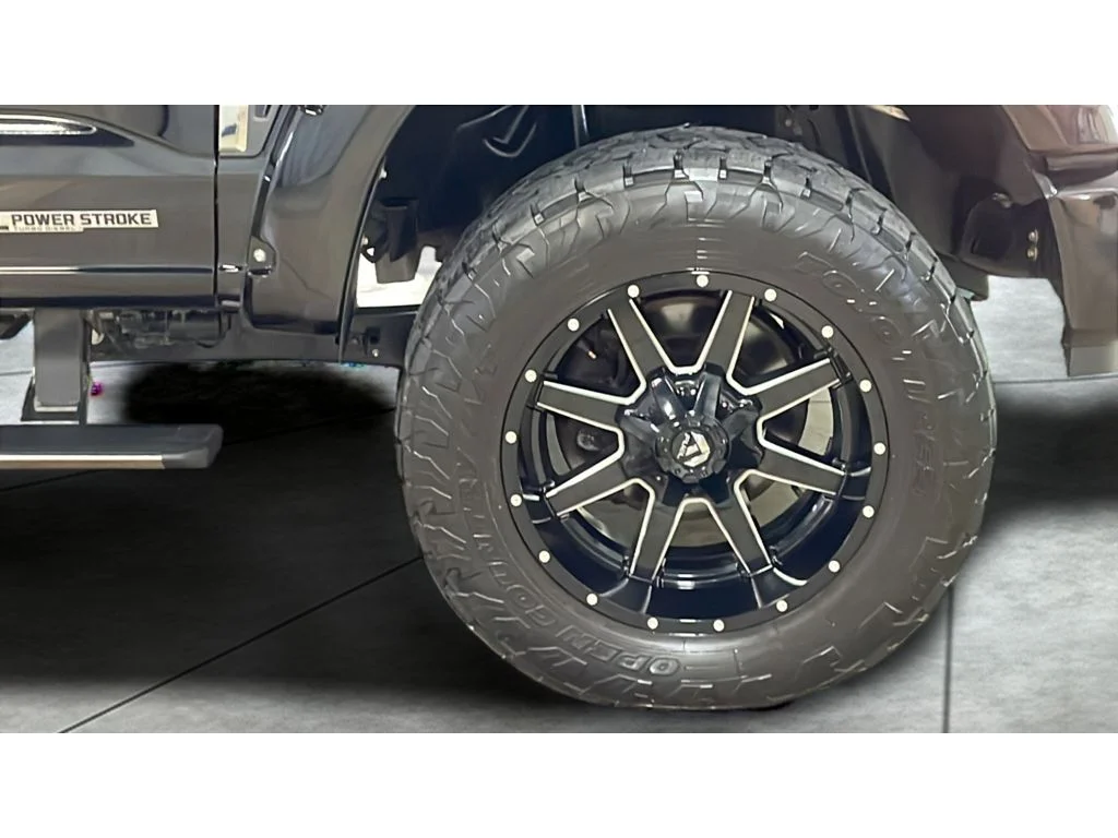 Used 2023 Agate Black Metallic Ford Platinum image 21