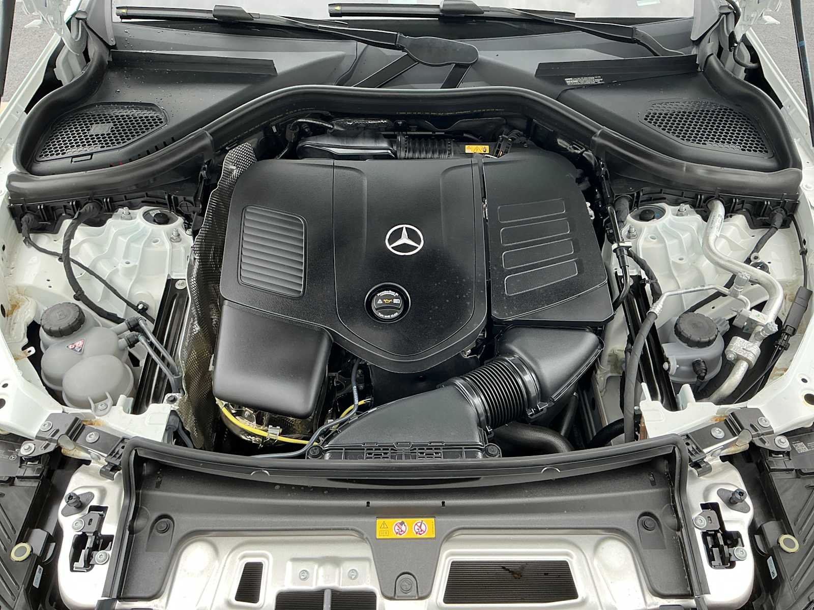 Certified Used 2026 Polar White Mercedes-Benz GLC 300 image 26