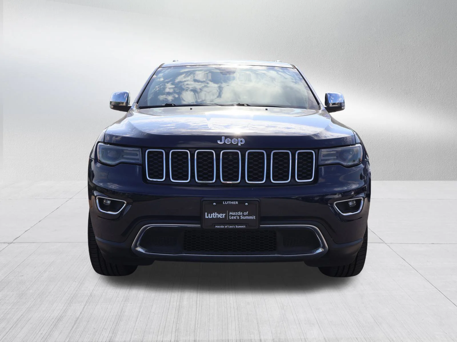 Used 2017 Jeep Grand Cherokee Limited with VIN 1C4RJFBG3HC755994 for sale in Kansas City