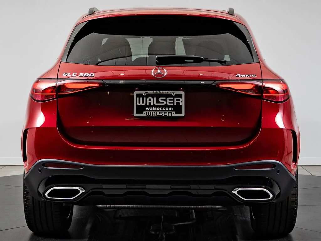 New 2026 Manufaktur Patagonia Red Mercedes-Benz GLC 300 image 7