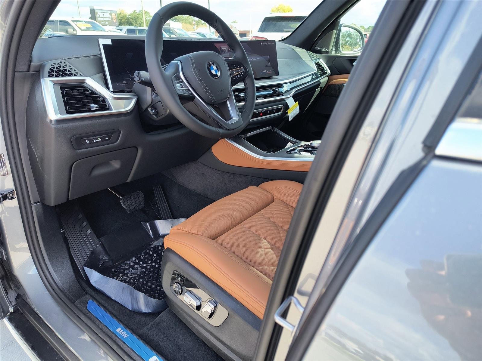 Used 2026 Skyscraper Grey Metallic BMW sDrive40i image 2