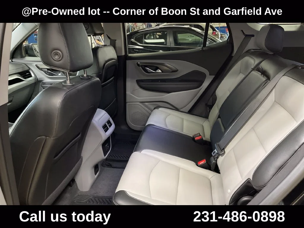 Used 2024 Black GMC SLT image 27