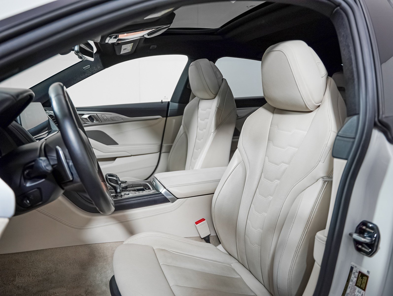 Used 2022 White BMW M850i image 8