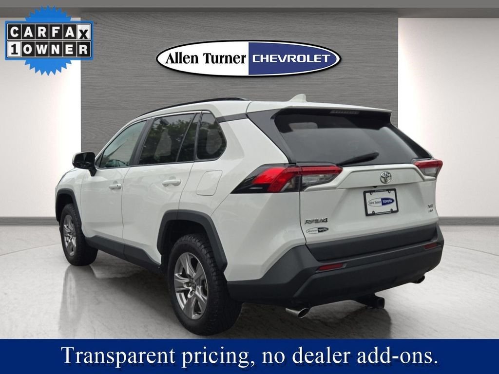 Used 2022 White Toyota XLE image 8