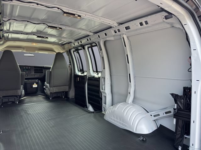 2026 GMC Savana Cargo Work Van - Photo 24