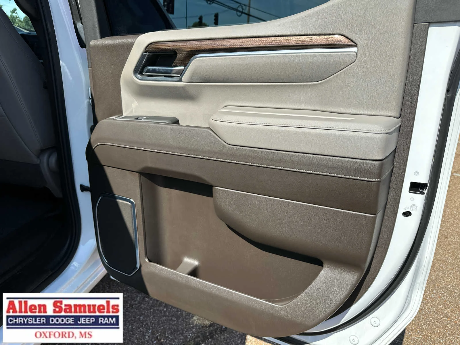 Used 2024 Summit White Chevrolet RST image 50