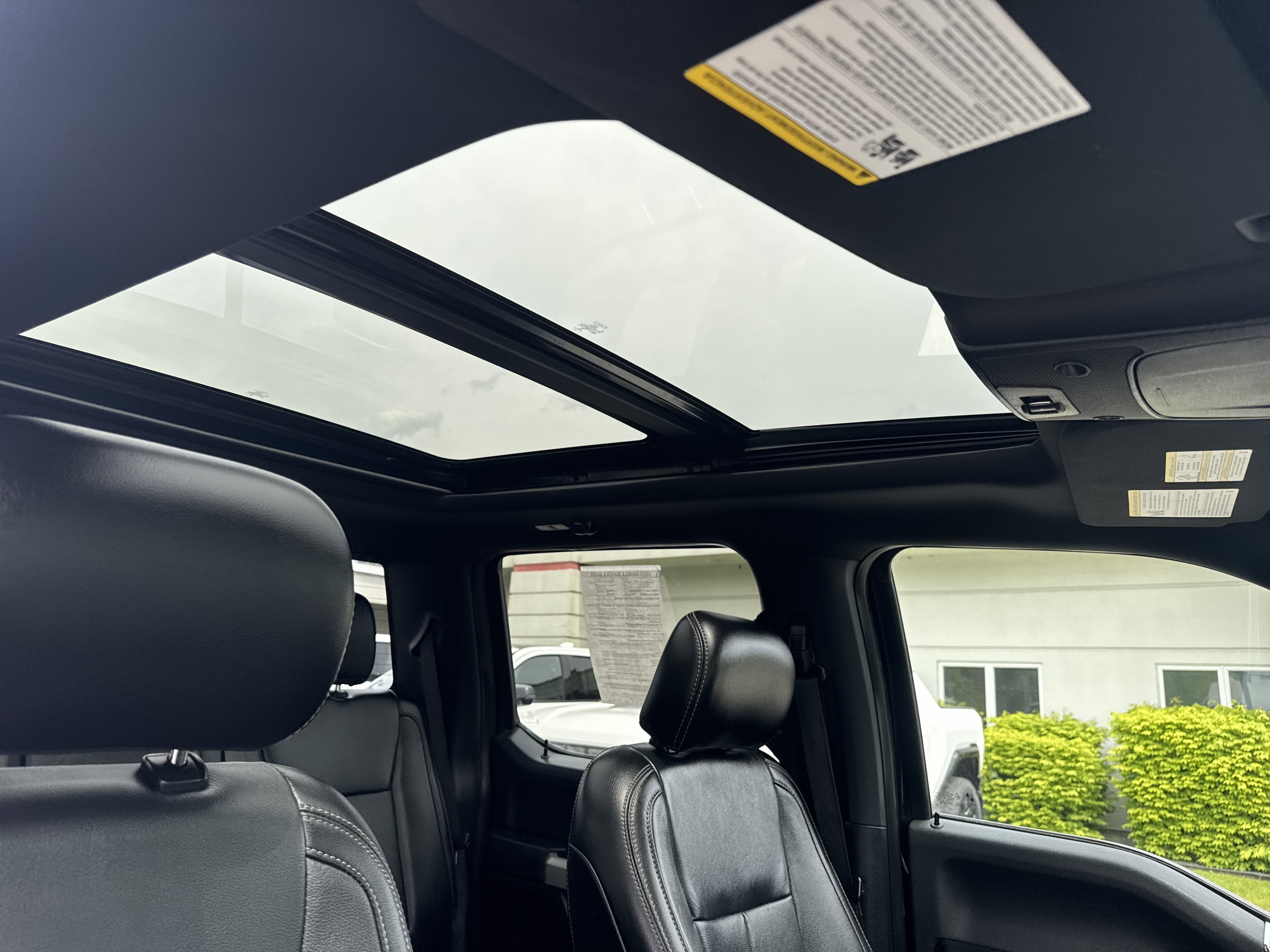 Used 2020 Agate Black Metallic Ford LARIAT image 4