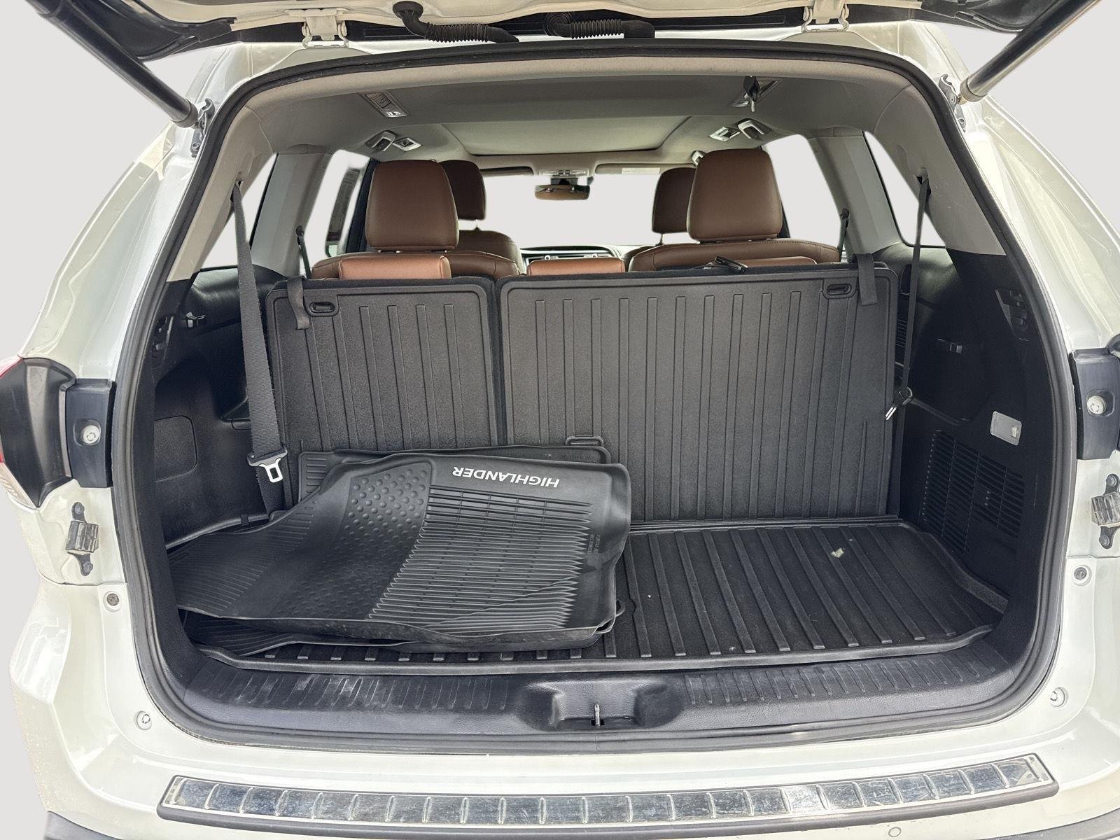 Used 2019 Blizzard Pearl Toyota Limited Platinum image 8