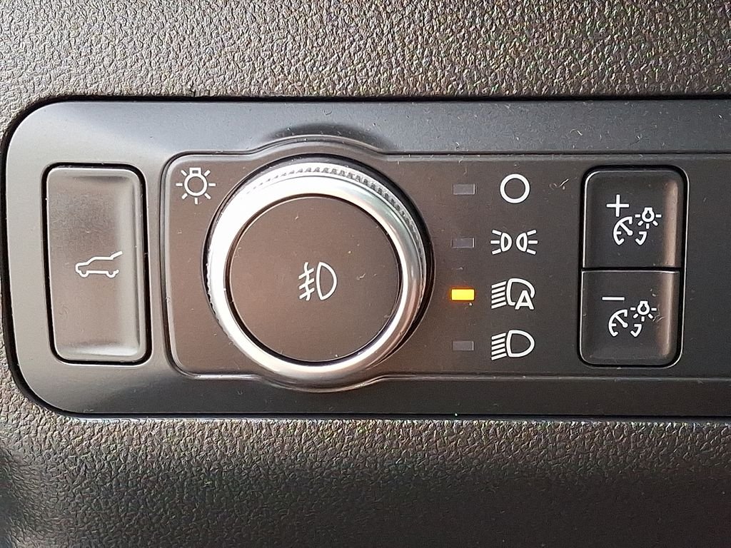 Used 2022 Black Ford SEL image 25