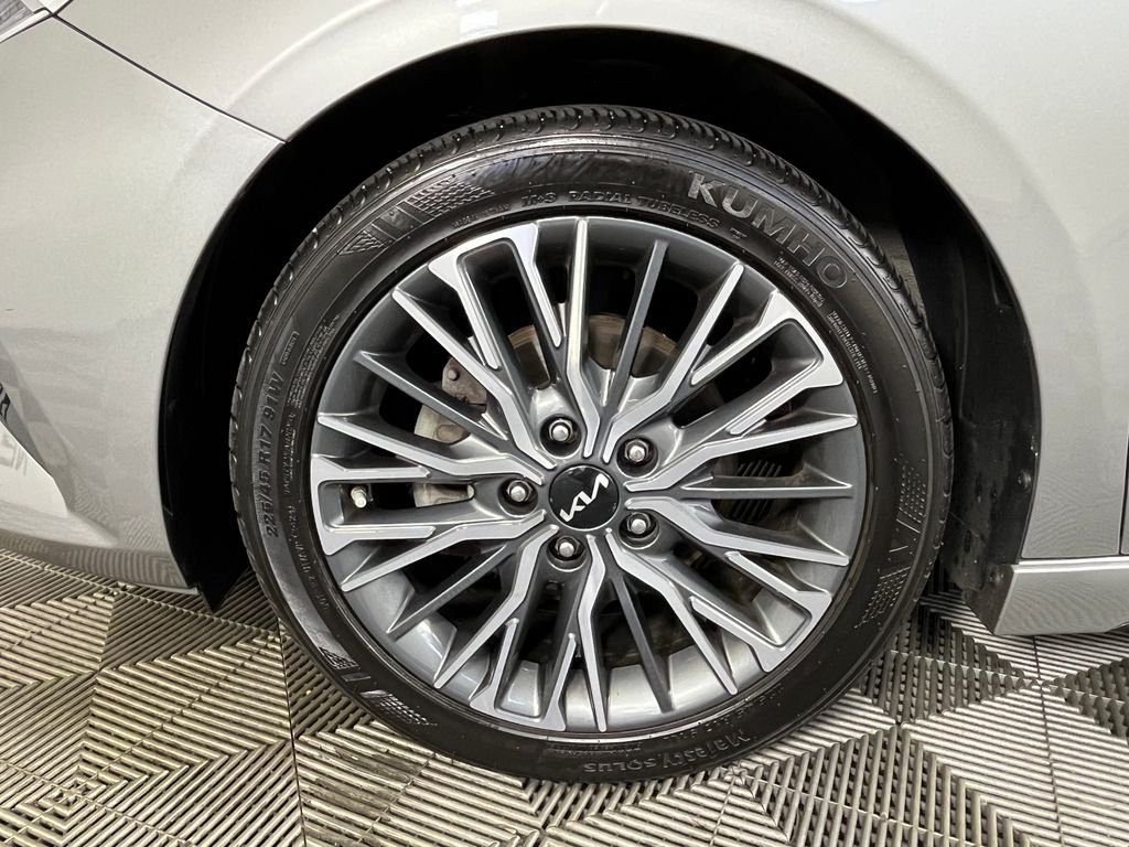 Used 2022 Gray Kia GT-Line image 15