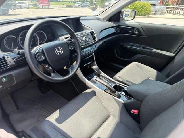 Used 2017 Silver Honda LX image 9