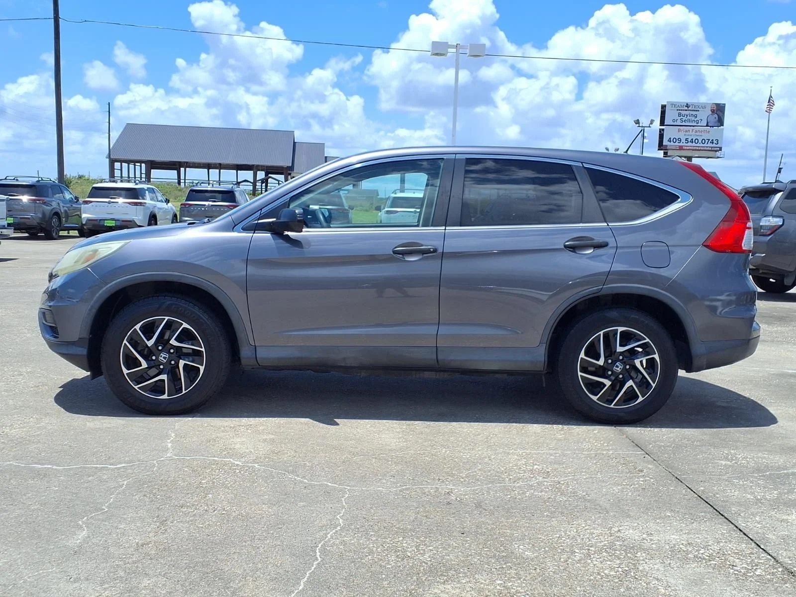 Used 2016 Gray Honda SE image 7