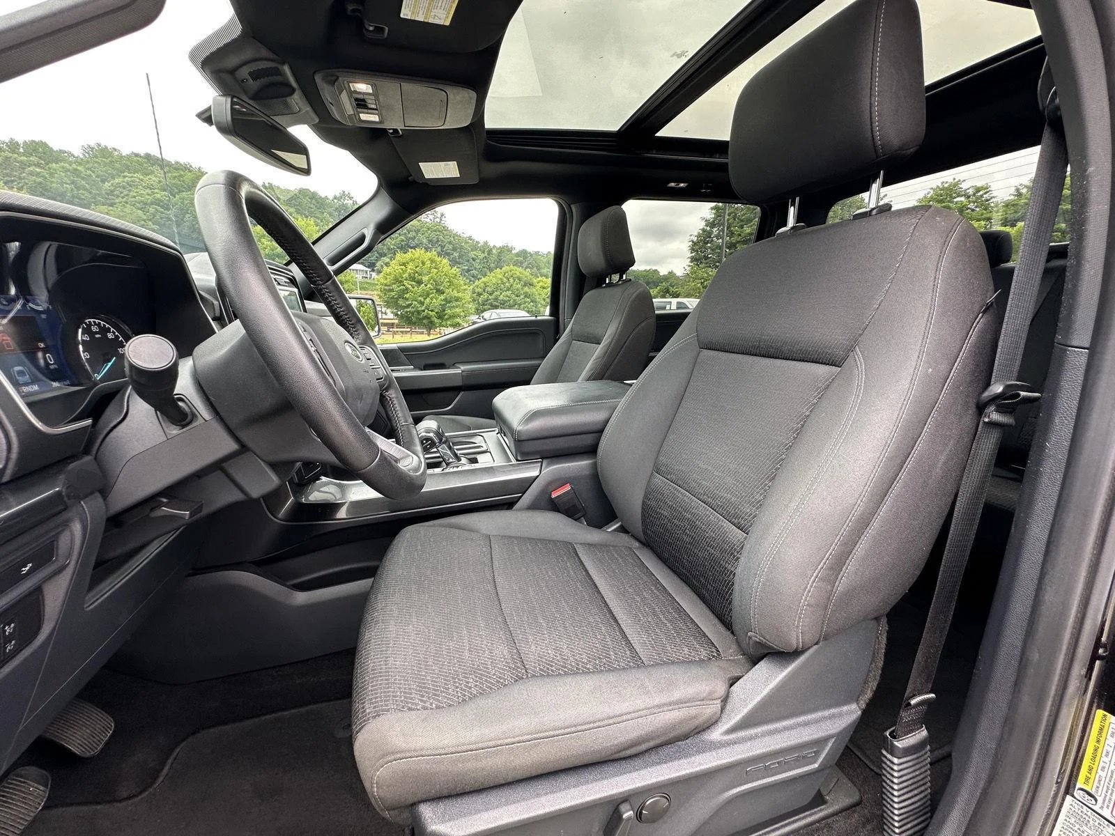 Used 2022 Agate Black Metallic Ford XLT image 9