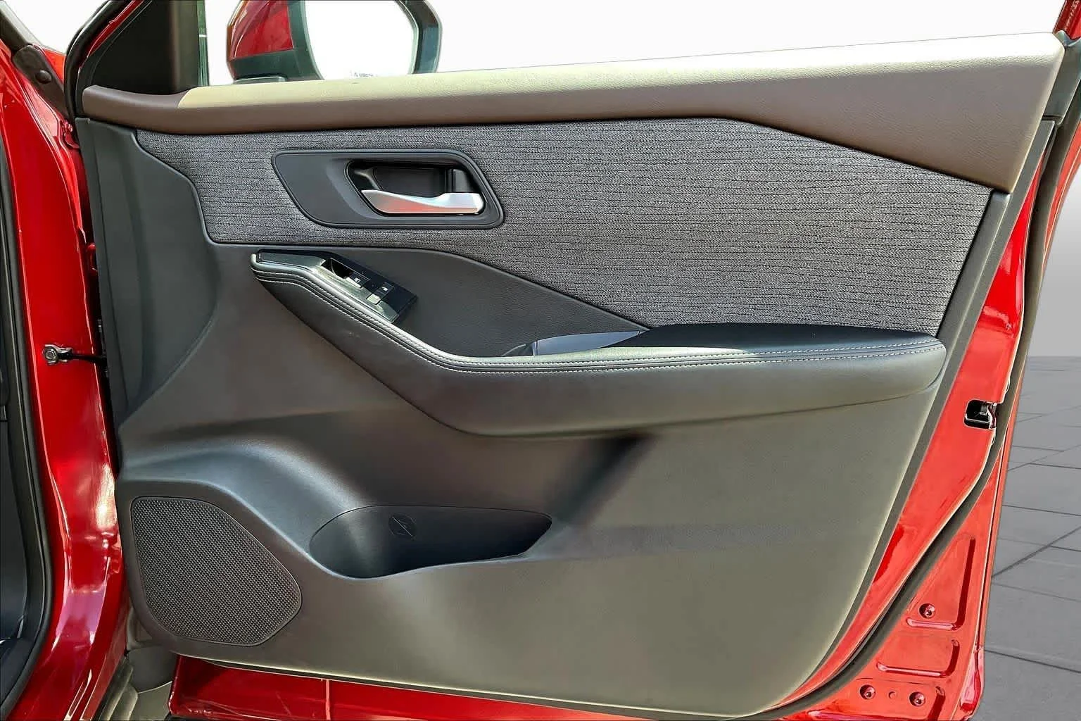 Used 2023 Scarlet Ember Tintcoat Nissan SV image 43