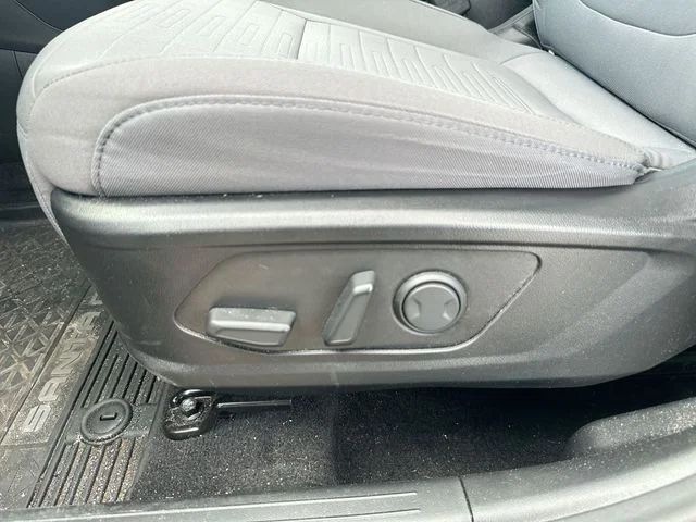 Used 2024 Black Hyundai SEL image 39