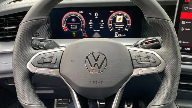 2026 Volkswagen Tiguan SE R-LINE BLACK - Photo 14