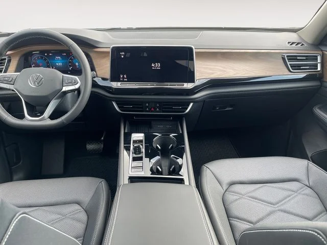 New 2026 Black Volkswagen 2.0T SE w/Technology image 10