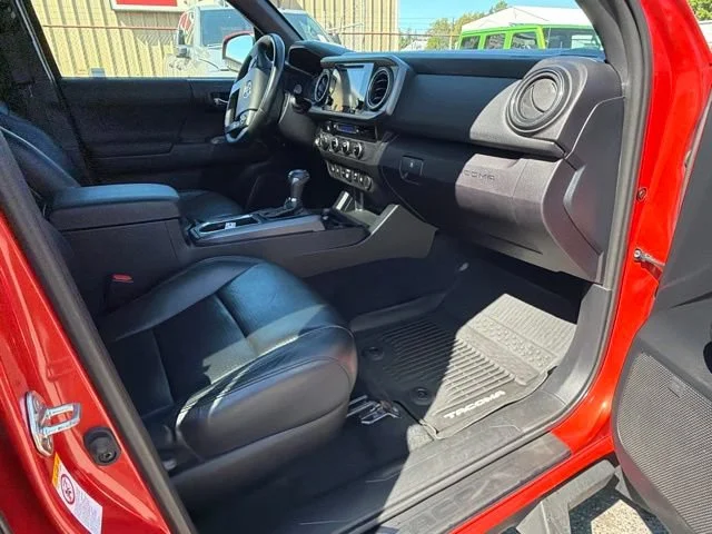 Used 2018 Inferno Red Toyota SR5 image 9