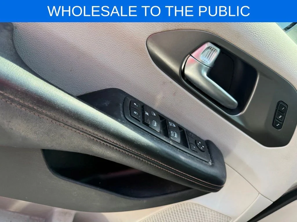 Used 2020 Silver Chrysler Touring L image 8