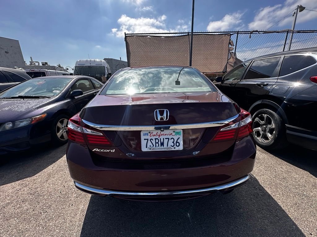 Used 2016  Honda LX image 18