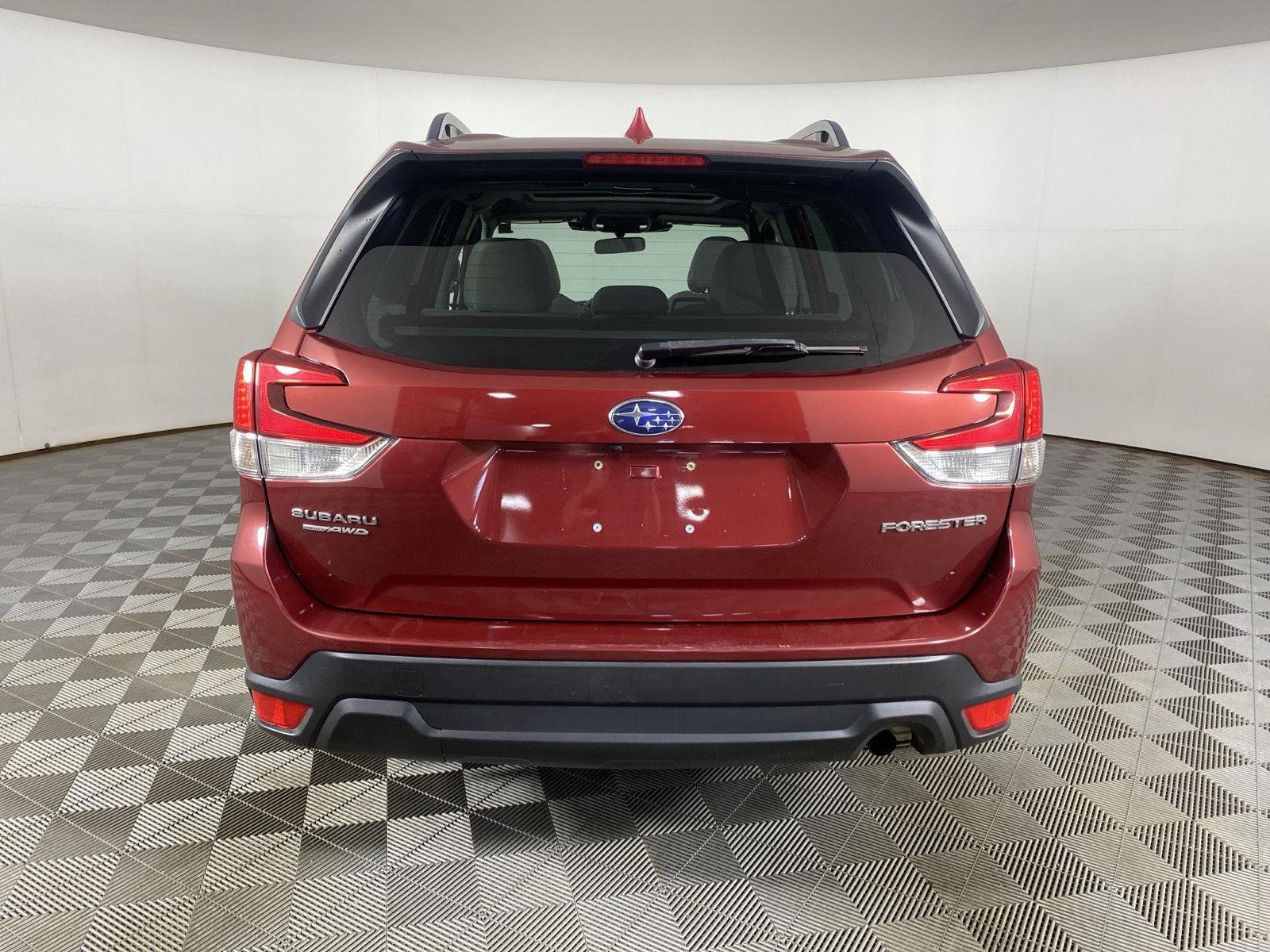 Used 2022 Crimson Red Pearl Subaru Premium image 9