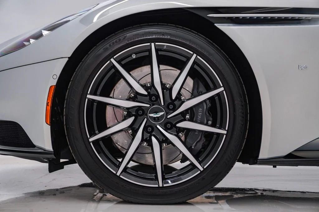 Used 2017 Lightning Silver Aston Martin Launch Edition image 15