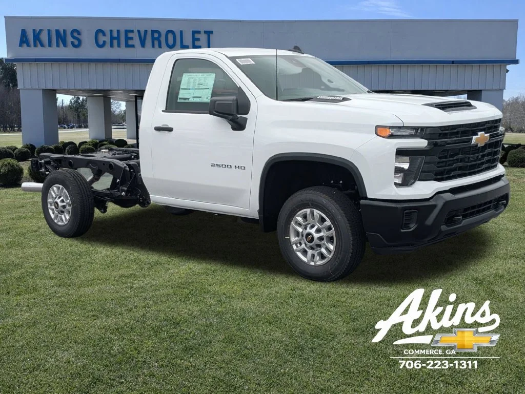 New 2026 Summit White Chevrolet WT image 2