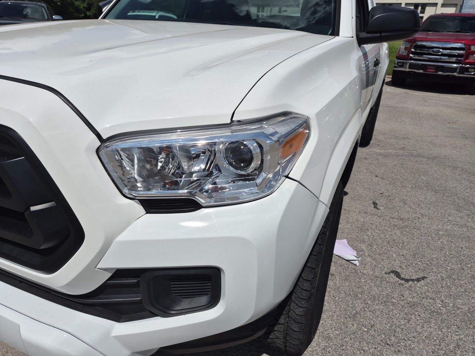 Used 2022 White Toyota SR image 9