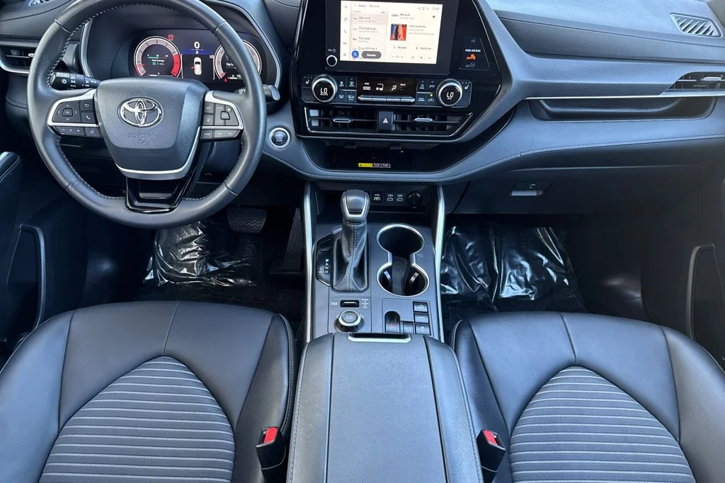 2025 Toyota Highlander XSE - Photo 17