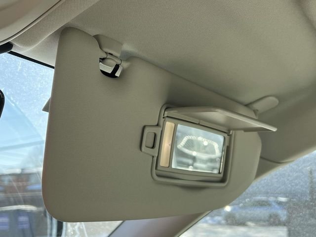 2025 Volvo XC60 Plus - Photo 35