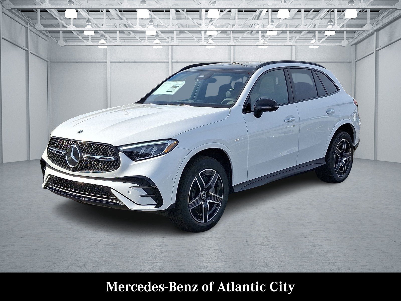 New 2026 MANUFAKTUR Moonlight White Metallic Mercedes-Benz GLC 300 image 2