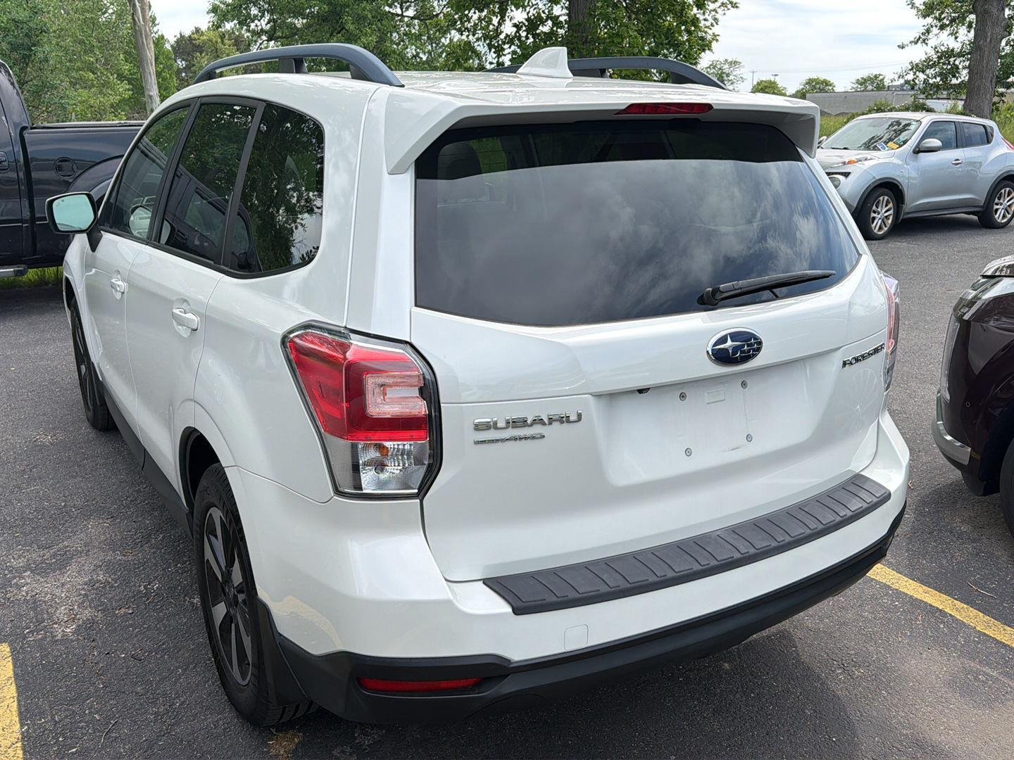 Used 2018 Crystal White Pearl Subaru Premium image 4