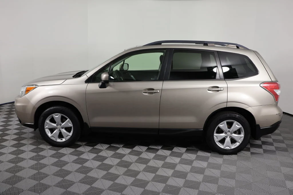 Used 2016 Burnished Bronze Metallic Subaru 2.5i Premium image 5