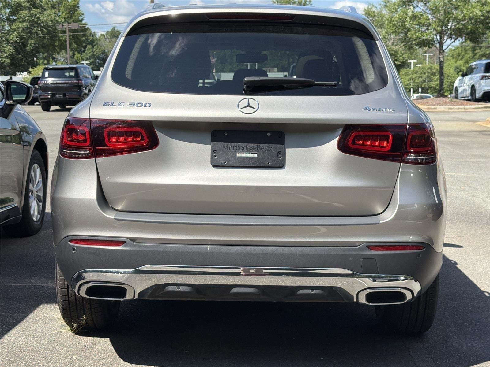 Used 2021 Obsidian Black Metallic Mercedes-Benz GLC 300 image 3