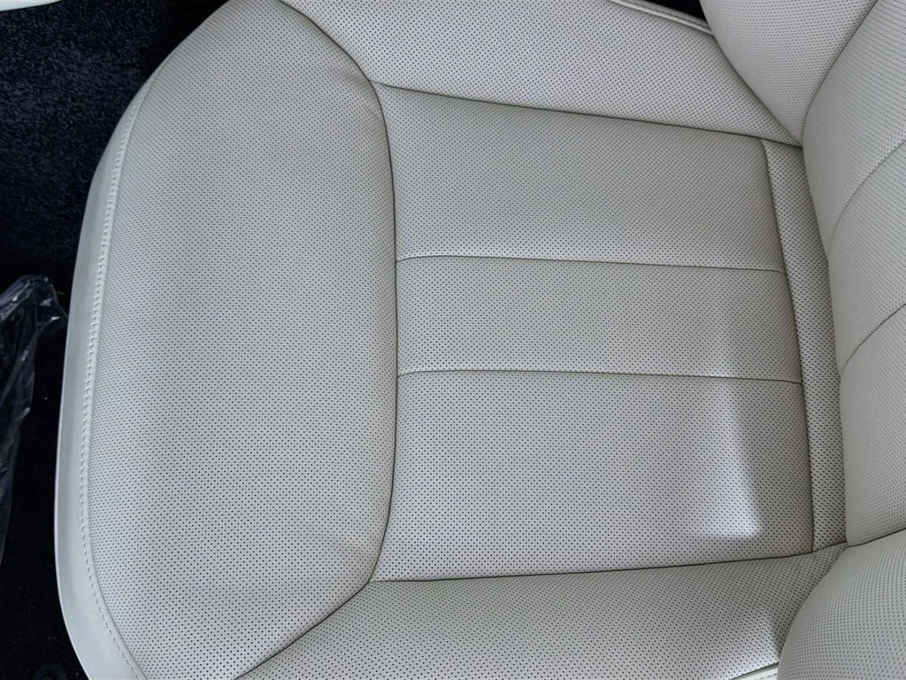 New 2026 Varesine Blue Land Rover SE 7 Seats image 20