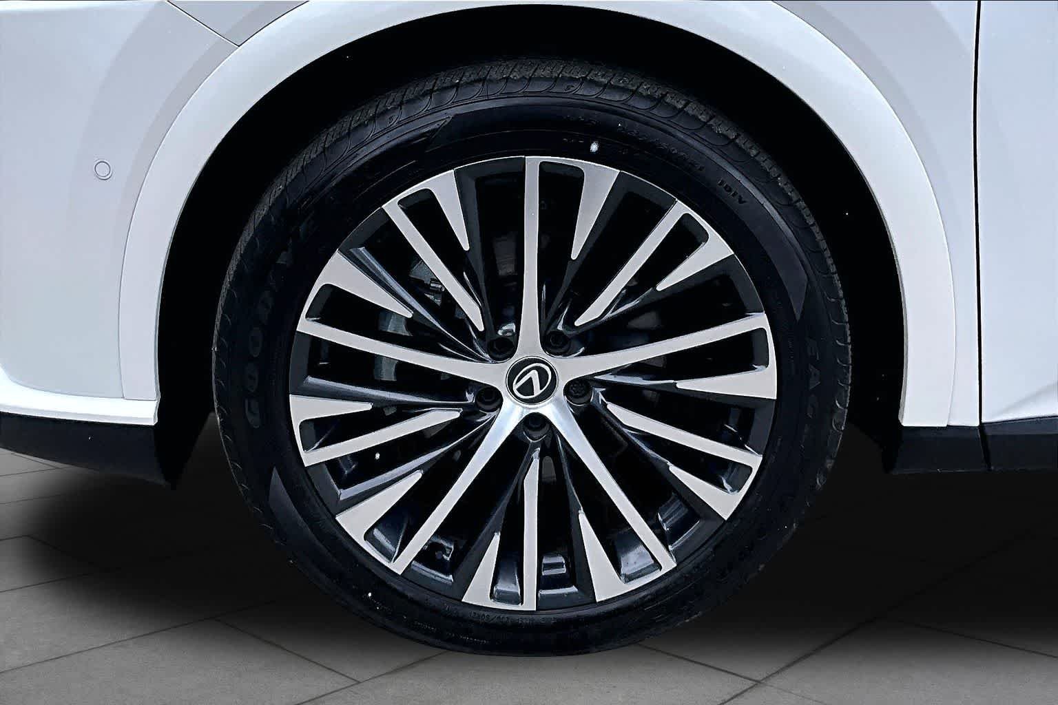 Used 2024 Eminent White Pearl Lexus Premium Plus image 11
