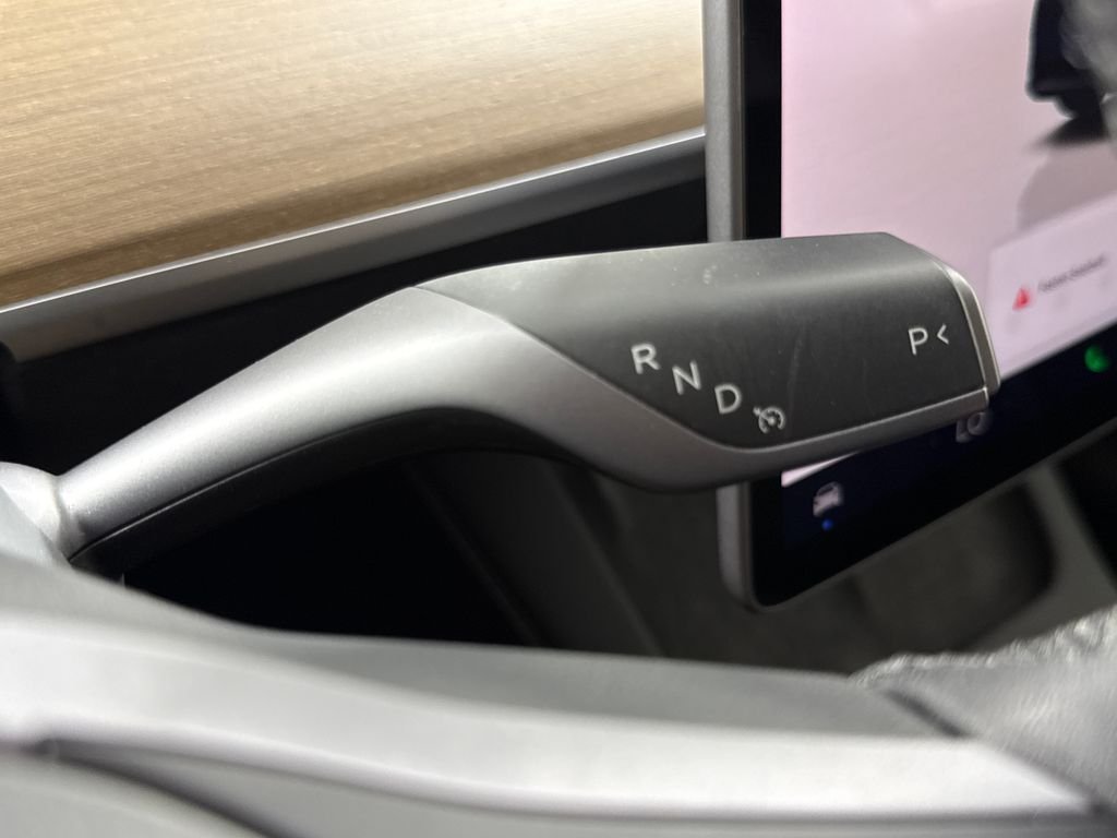 Used 2023  Tesla Long Range image 17