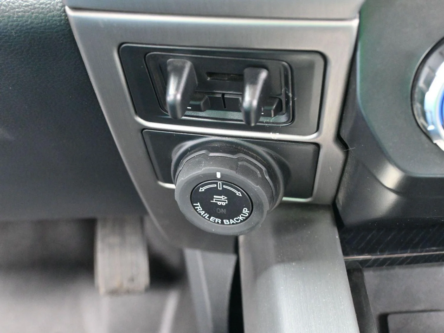 Used 2022 Antimatter Blue Metallic Ford Platinum image 28