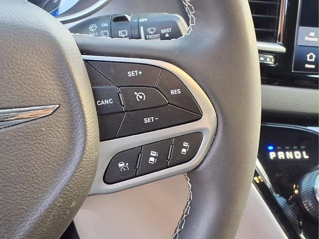Used 2024  Chrysler Touring L image 13