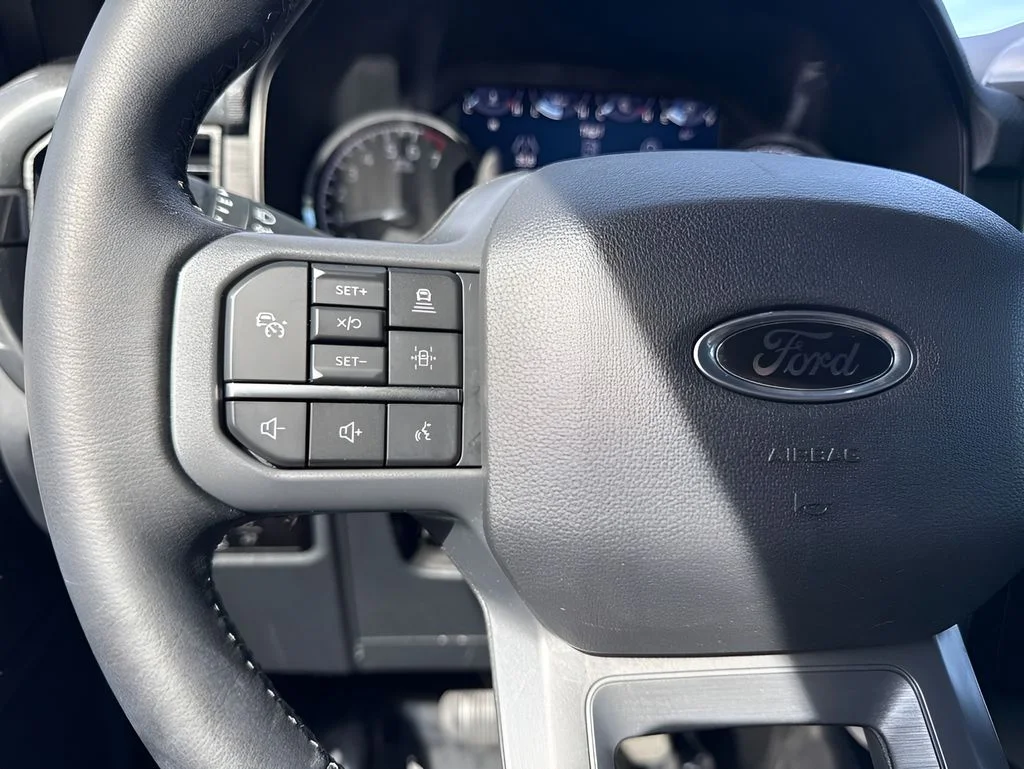 Used 2023 Black Ford XLT image 16