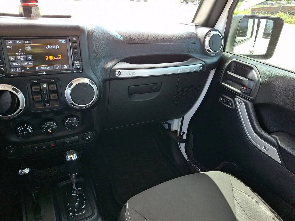 Used 2018 Bright White Clearcoat Jeep Sahara image 17