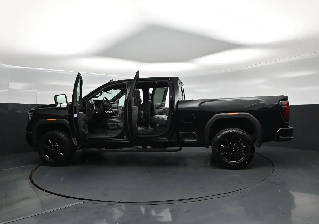 Used 2024 Black GMC AT4 image 29