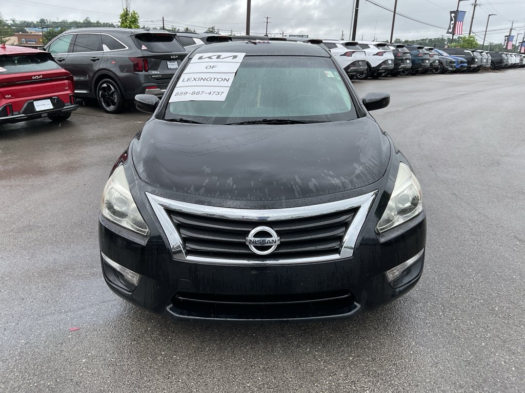 Used 2013 Super Black Nissan 2.5 SV image 3